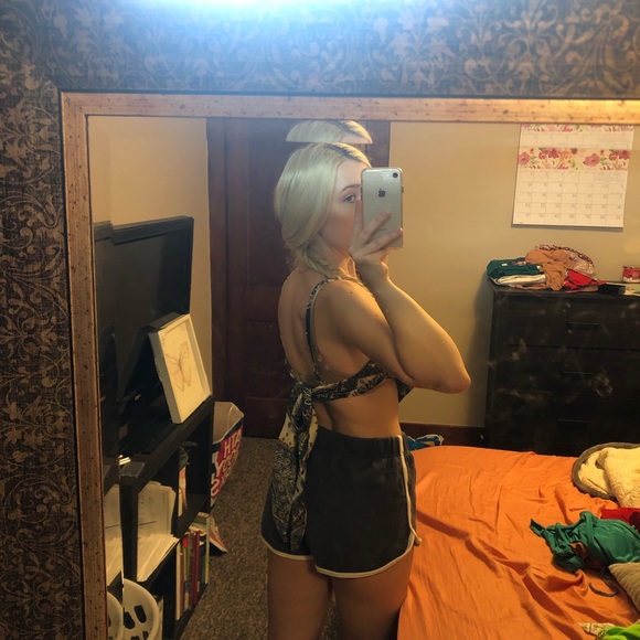 shein bandeau top 🤍 - Picture 2 of 4